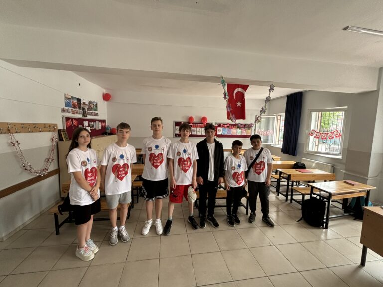 Polscy i tureccy uczniowie w Szkole Barbaros.