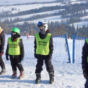 Uczniowie z grupy początkującej przygotowani do zajęć.