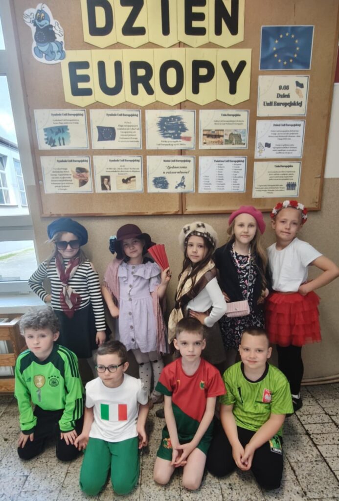 Klasa I w strojach charakterystycznych dla krajów należących do Unii Europejskiej.