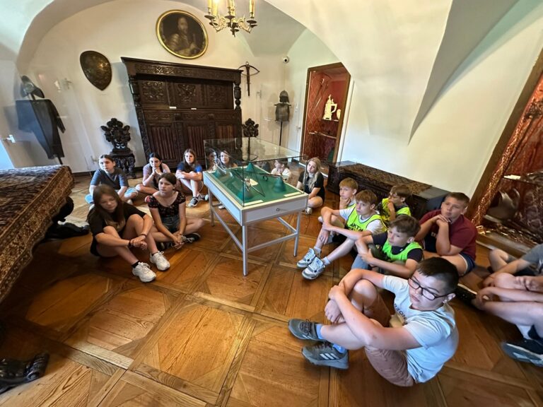 Zajęcia w zbrojowni.
