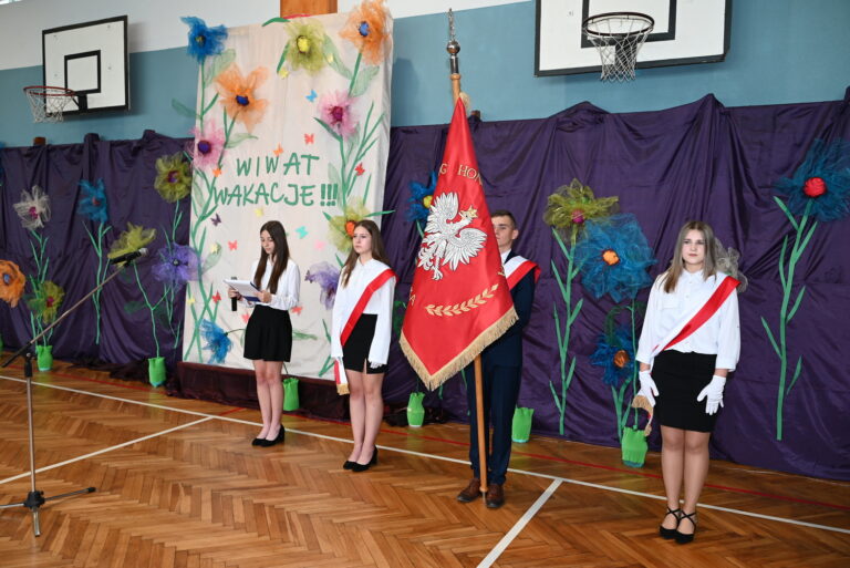 Nowy poczet sztandarowy.