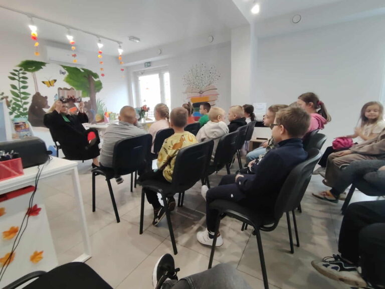 Uczniowie kl. II podczas spotkania