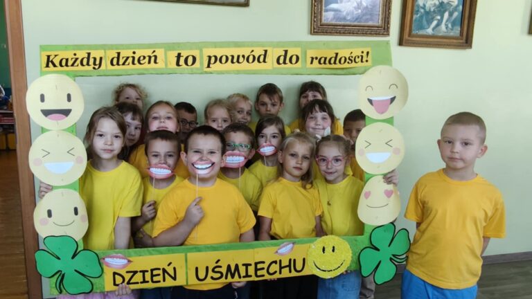 Klasa I podczas obchodów Dnia Uśmiechu.