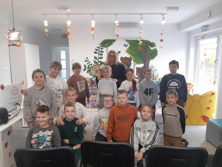 Uczniowie kl. III podczas spotkania