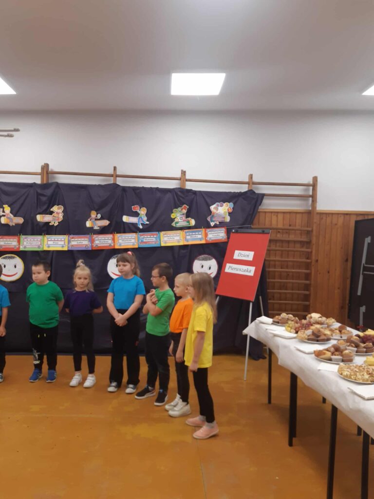 Uczniowie kl. I podczas występu