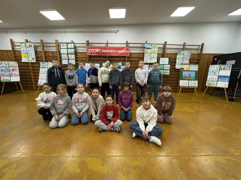 Klasa 3 - wystawa Docenia, Wspieraj, Bądź obecny