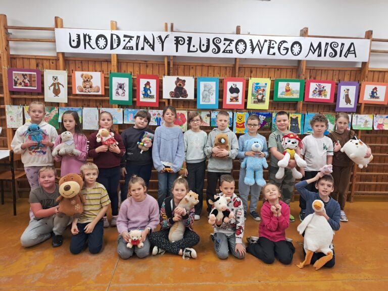 Klasa II prezentuje pluszaki