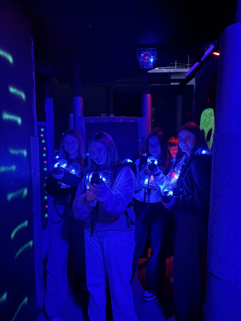 klasa VI a Laserowy paintball