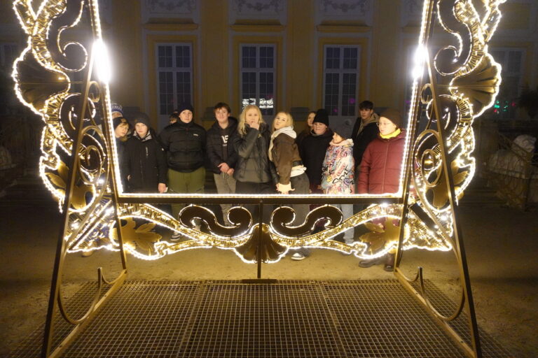 Ogrody światła pałacu wilanowskiego.