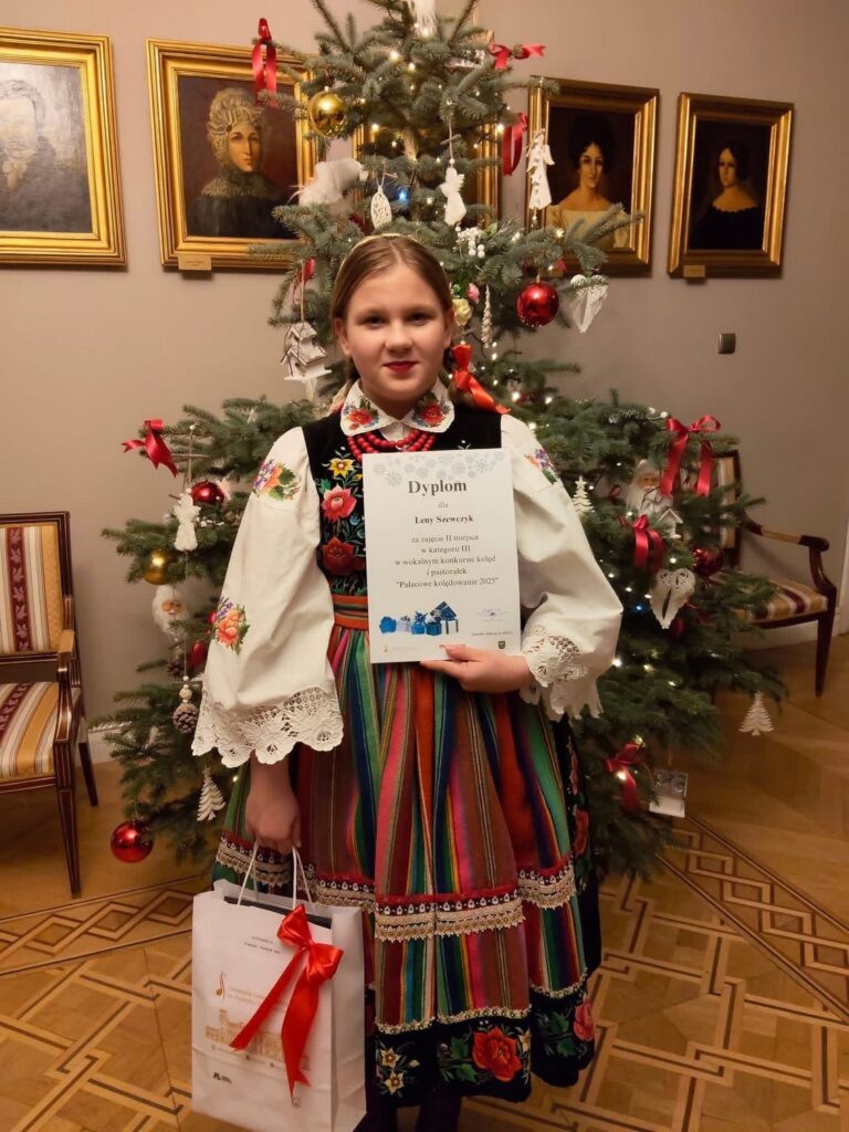 Laureatka z dyplomem.