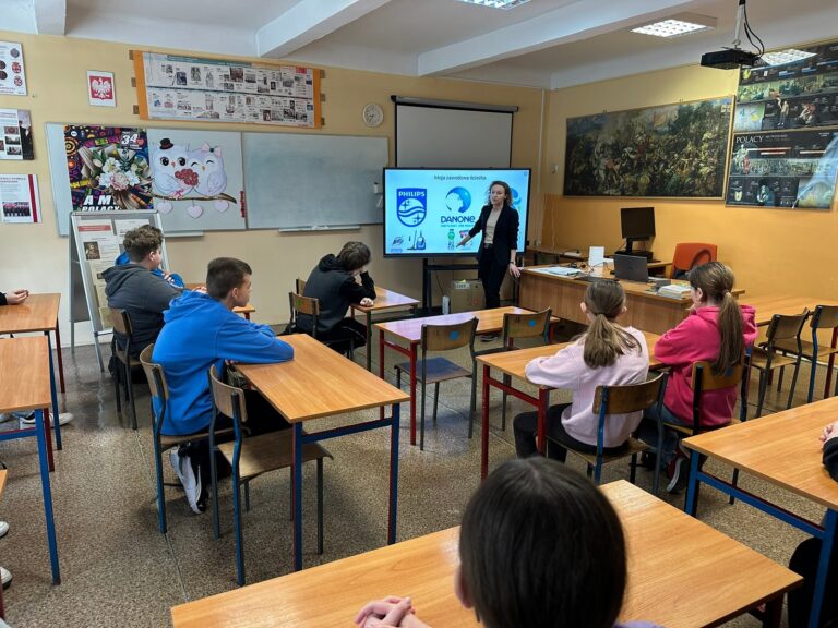 Zajęcia klasy VIII z p. Anną Latoszek.