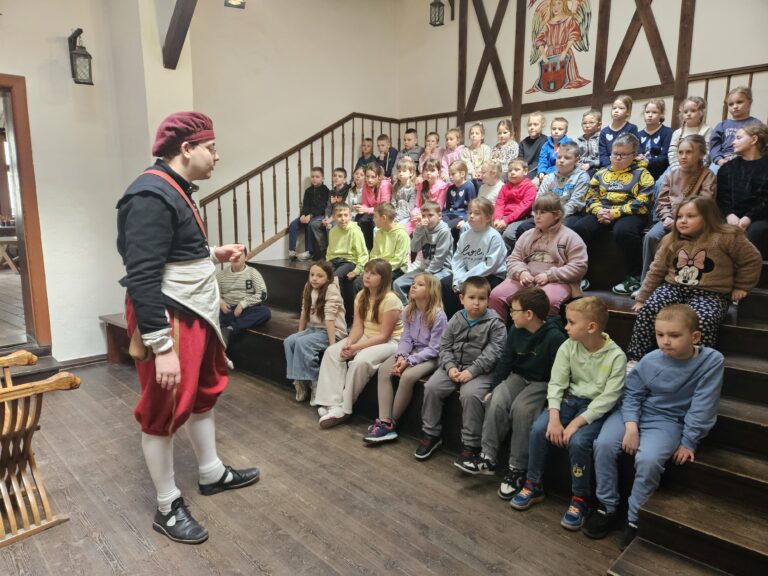 Uczniowie w Muzeum Piernika