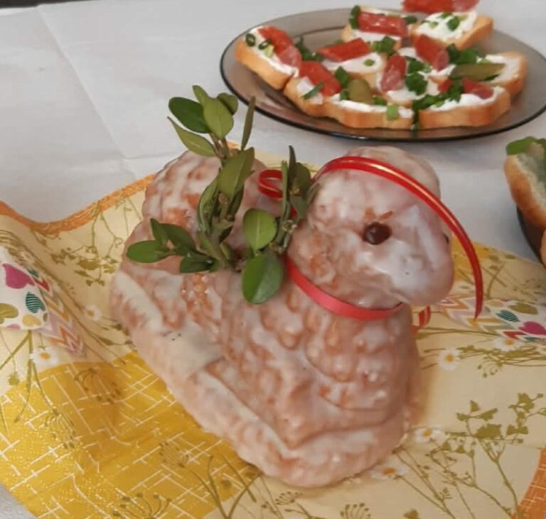 Dekoracja stołu wielkanocnego