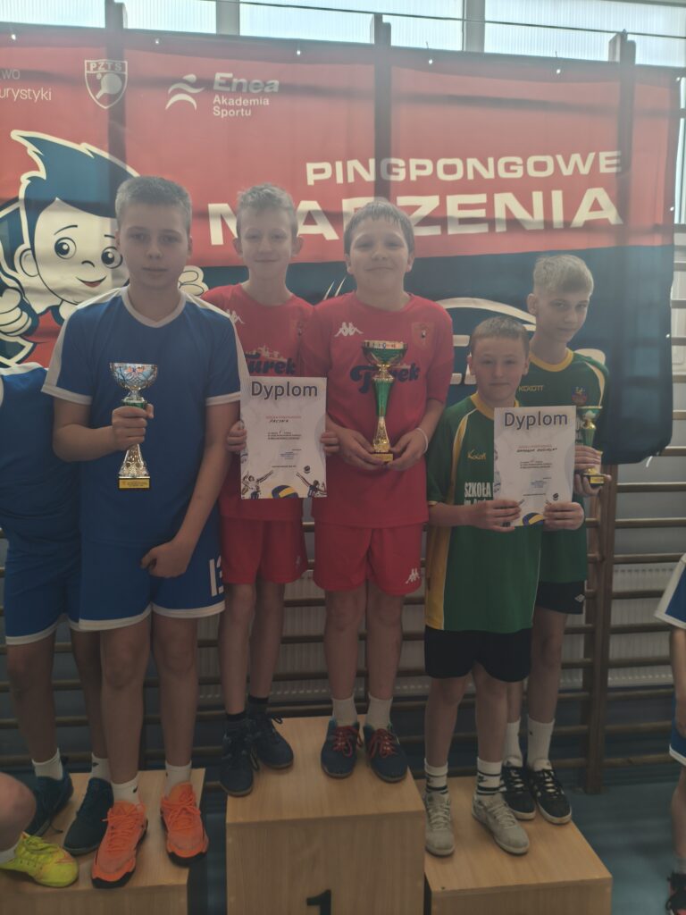 Mistrzowie Powiat siatkarskie ,,2''