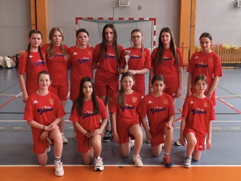 Mistrzynie powiatu w mini koszykówce