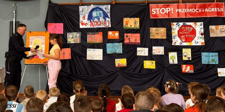 Wręczenie nagród w konkursie Nie czyń drugiemu co Tobie niemiłe