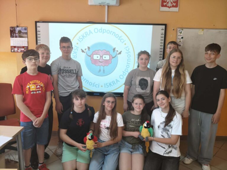 Klasa VII podczas  spotkania z pedagogiem specjalnym w ramach realizacji programu „ISKRA Odporności”. 